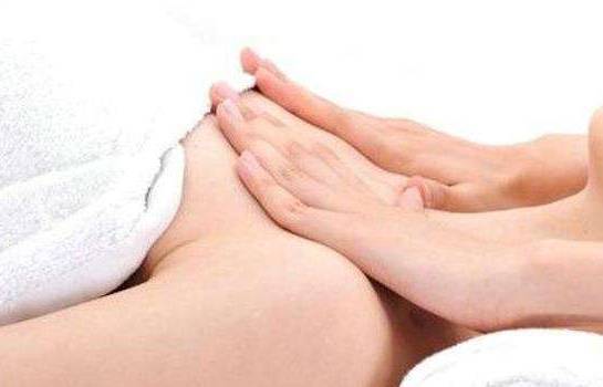 女子到美容院按摩乳房按出血 一查竟是癌