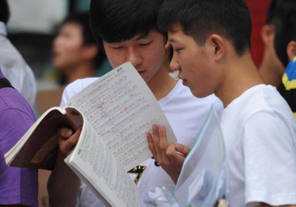 为什么老师不愿教普通班?一位高中老师骂醒无