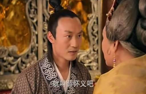 但凡皇帝都是三宫六院无数美人再怀犹不满足，武则天是中国历史上唯一的女皇帝，她的男人们之多，和男性皇帝比起来也不遑多让，除了没有正式弄出个男后宫，也和别的皇帝坐拥后宫没什么两样。离谱的是武则天情人中竟然还有和尚，难道这和她推崇佛教有关?后世人们对此也有诸多猜测。