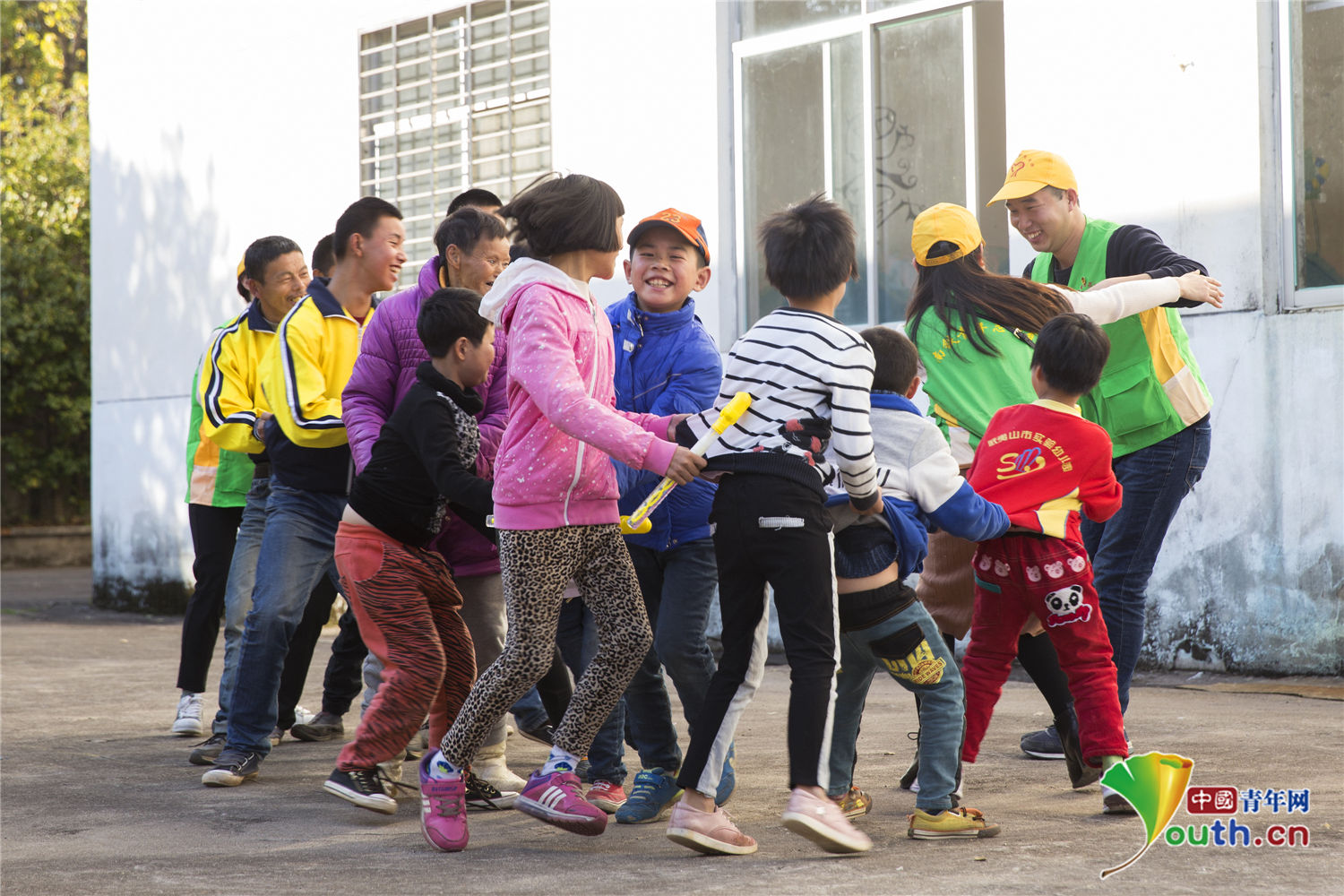 雷锋纪念日南铁局武夷山通信车间团支部开展志