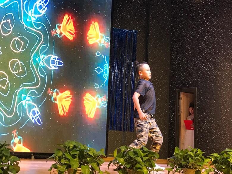 发现家乡美:才展豪情歌盛世,艺耀青岛谱华章