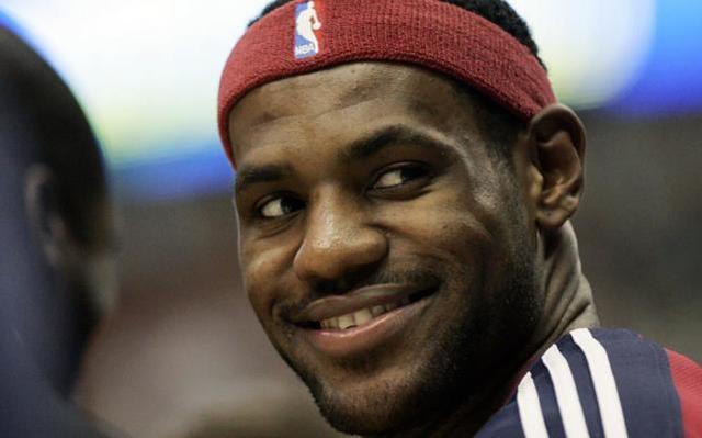 大虫嘲讽詹姆斯只是普通球员?詹姆斯笑称:你说的都对!