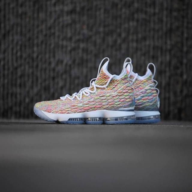 一体式鞋舌!将潮流引入实战篮球鞋