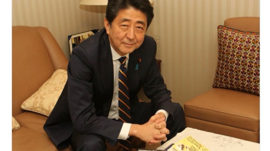 安倍晒出新年要读的三本书 被中国网友发现大问题