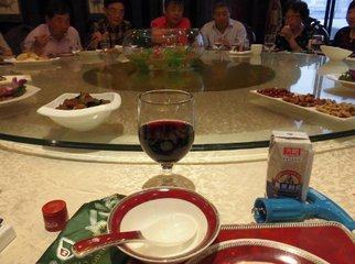 婆家买房买车给三十万彩礼,吃饭时婆婆一席话