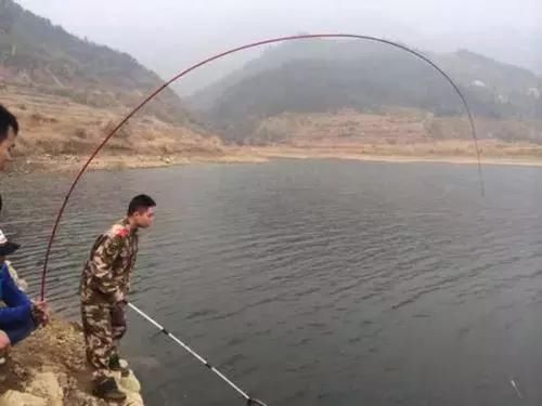想钓大鱼,你必须要掌握的控鱼溜鱼技巧!91钓鱼