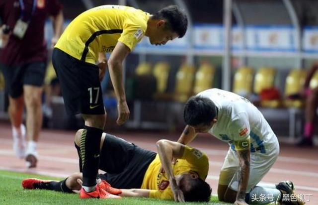 中国国家队主力中卫无缘亚冠+中超名单,王上源