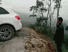 老板娘，你这哪是在给我洗头啊，纯粹是在故意折磨我