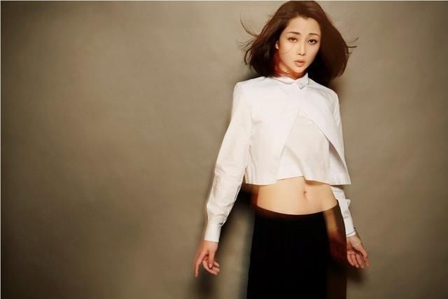 前夫入狱,她被包养,现任号称内地向华强,今3