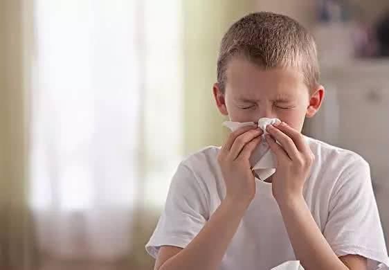 两岁男童突发高烧不退,医生告诉了严重的病因