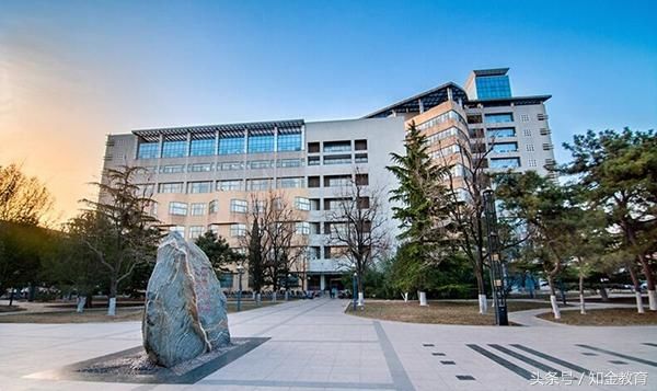 不是985,这所大学毕业生供不应求,很多进入50