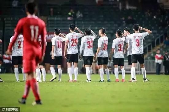 廖均健怒喷香港球员:去年不唱国歌,今年竖中指