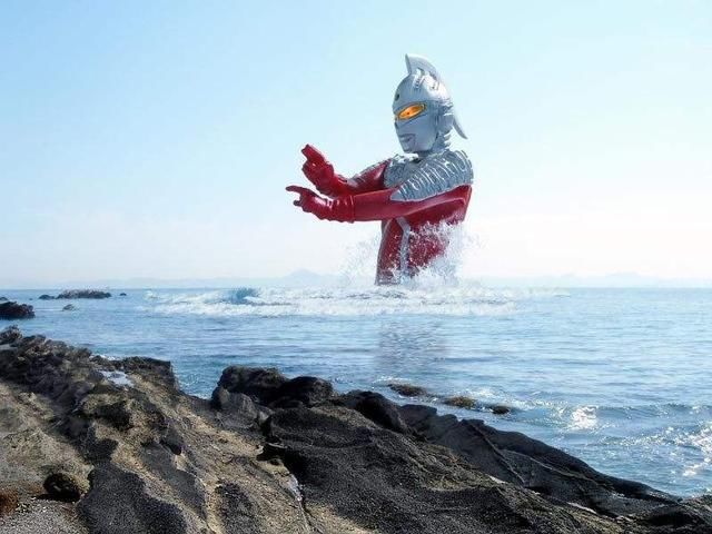 靠实力出名的奥特曼,一个怪兽看到就颤抖,一个