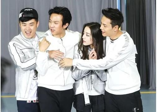 迪丽热巴终宣恋情,颜值打脸鹿晗!杨幂:赶紧宣布婚期