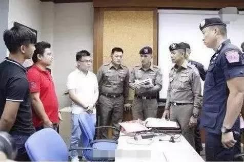 中国游客在泰国被强制购物,还遭商贩威胁:不买