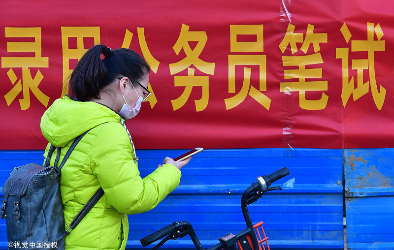 高考:毕业想考公务员,大学这6个专业最吃香,而