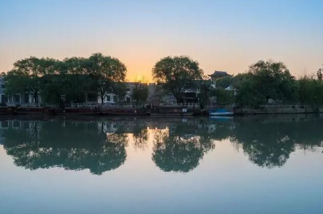 在这家旧兵营改建的精品酒店中感受上海滩的摩