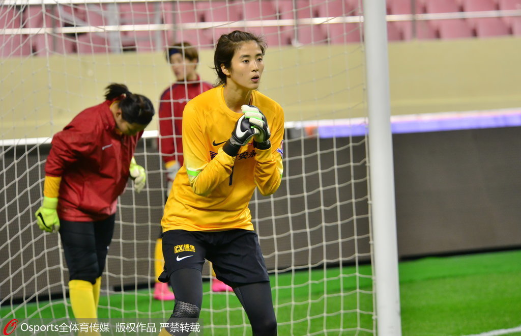 组图-上海女足虹口性别战 最美门将赵丽娜引关注 组图-上海女足虹口性别战 最美门将赵丽娜引关注