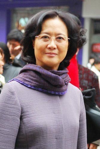 二人都演过黄海波的妈,一个走红成国民辣妈,一个不幸因病去世