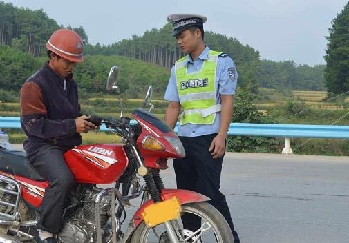 摩托车,电动车先后被禁止上路,农民出行咋办?