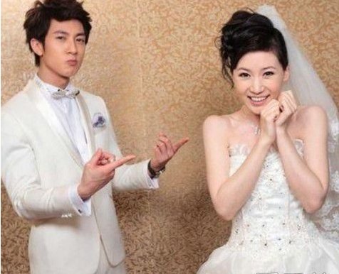 网传吴尊的结婚照假的吴尊老婆林丽莹年轻时很