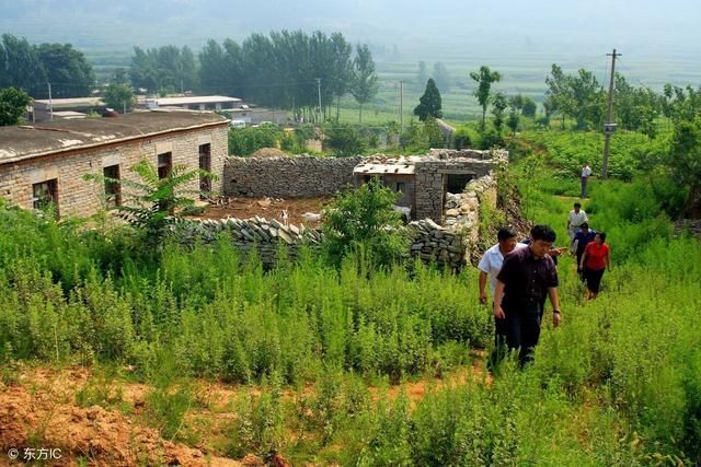 2018年农村这四种人不允许盖房,农民朋友不遵