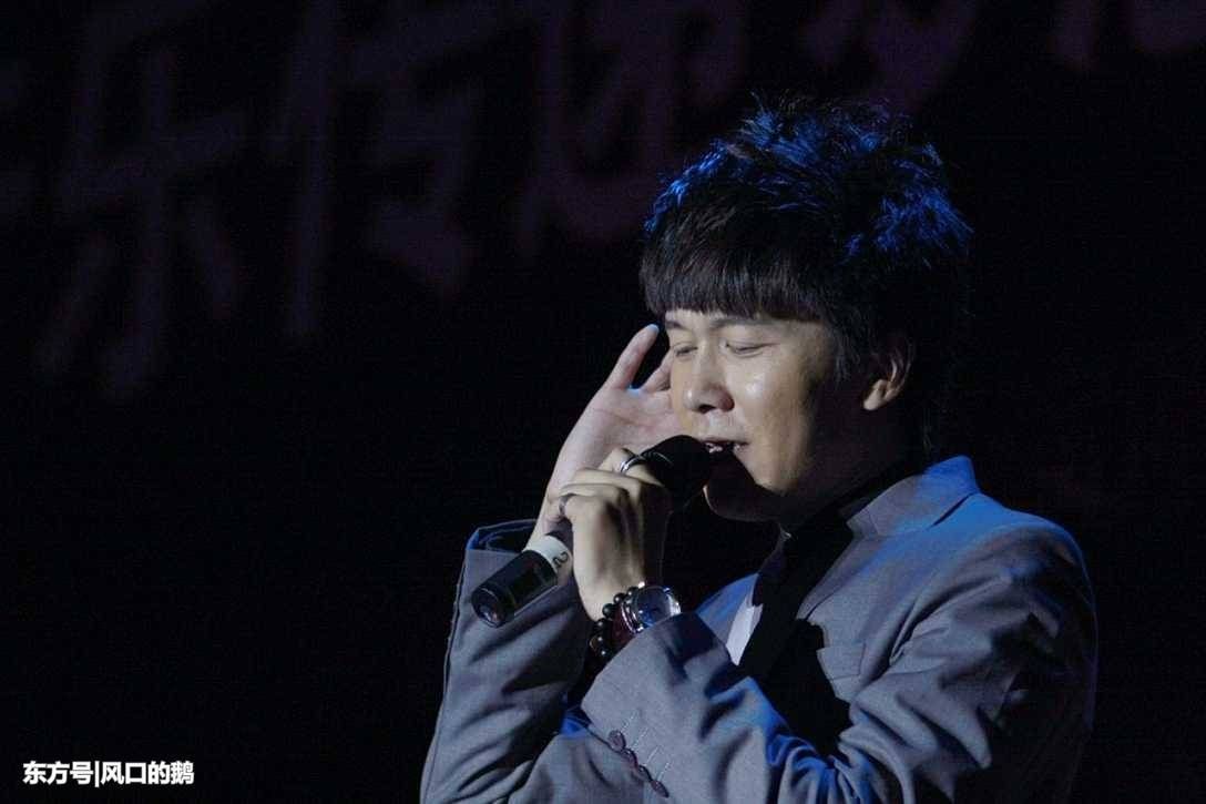 歌红人不红,当下最流行音乐全部出自他,和小沈