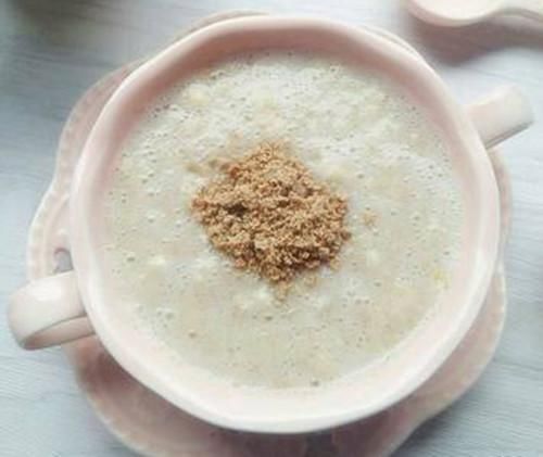 8个月宝宝辅食这么做,种类丰富又补铁,锻炼宝