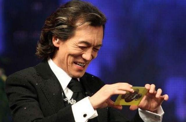 刘诗诗下飞机前叠好被子被空姐点赞,这些明星