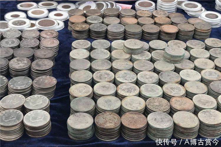 一年只有一次! 带你走进报国寺钱币交流会!逛市