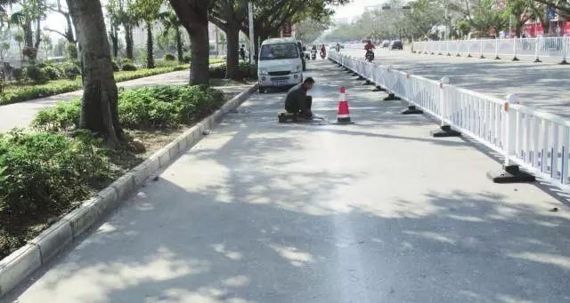 为什么我的车停在了车位上还被贴条了,进来看