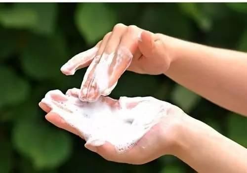 闺蜜每天用牙膏加几粒它洗脸,祛斑不留痕,满满