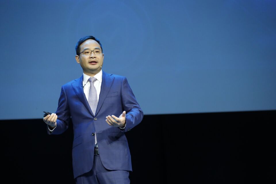 郑叶来:华为从不碰用户数据,只帮客户处理数据