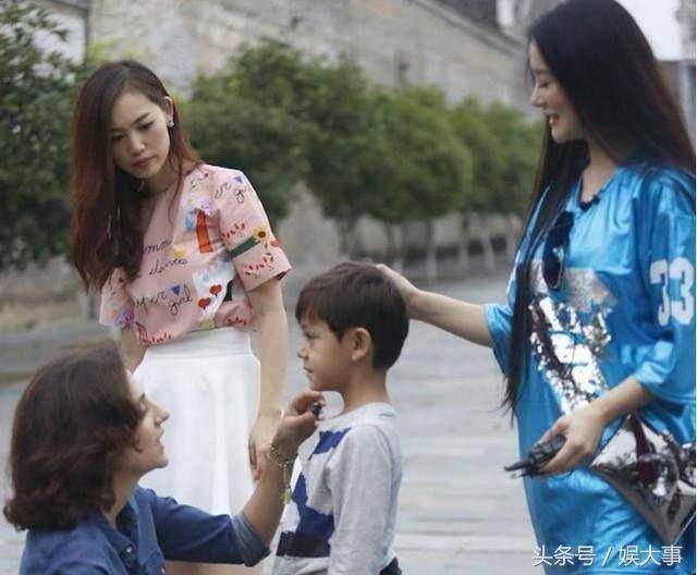 看当初这些明星和马蓉的合影,估计做梦都想删