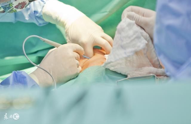 18岁少女喜欢开灯睡觉,要了她半条命,住院治疗