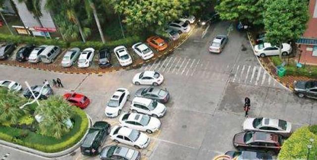 小区露天停车位要收费?不要被物业忽悠了,这些
