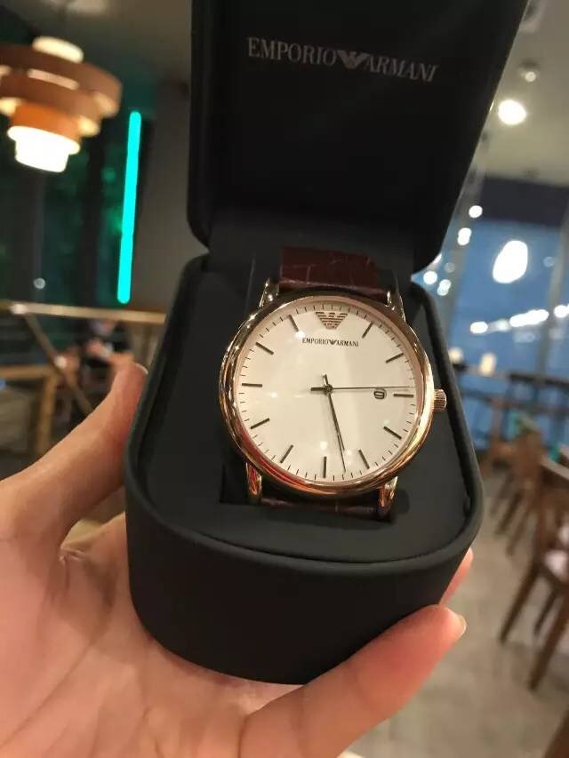 ARMANI阿玛尼手表属于什么档次?如何辨别手