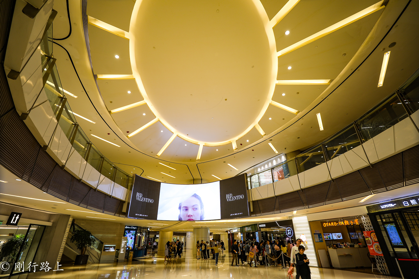 近200元门票的上海环球金融中心,除了惊心胆战