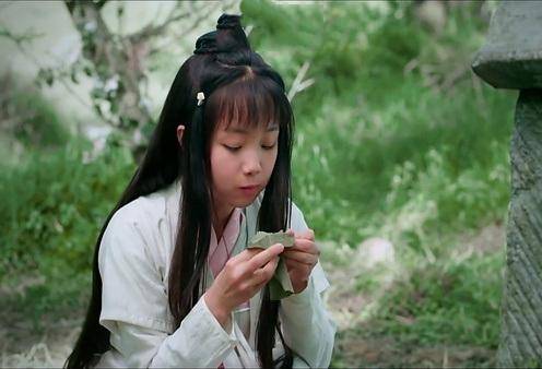 小有名气的杨志雯后来被林心如收走了,2013年,14岁的杨志雯签约林心如