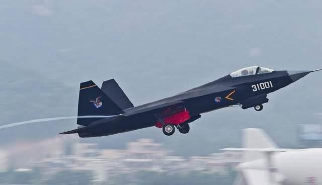 五代战机f12多方面赶超歼31