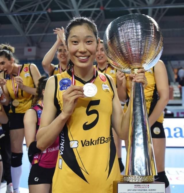 罗马尼亚媒体为欧冠女排决赛造势!称朱婷是排