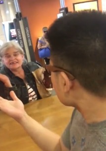 中国小伙携女友吃麦当劳 遭美国老太骂