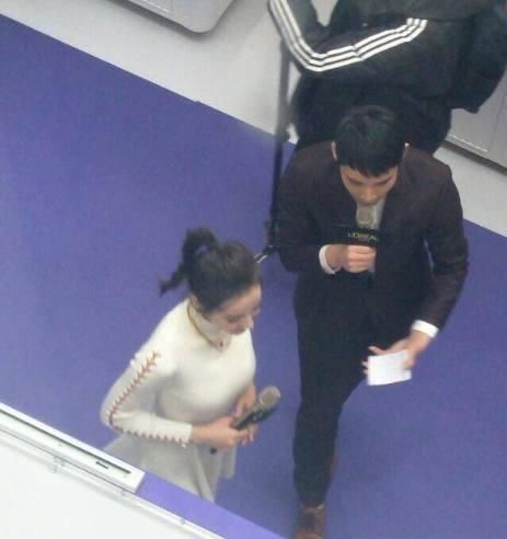 迪丽热巴现身杭州,魔鬼身材被拍,难怪连鹿晗也