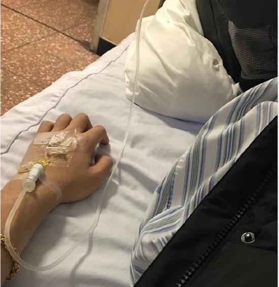 柯洁住院晒狗表情包 网友:被大师掏空