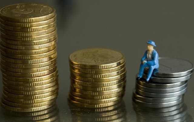 一万块钱如何投资能每天收入二三百元?