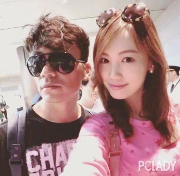 黄毅清微博晒出黄奕家中私密照,网友:这个男人