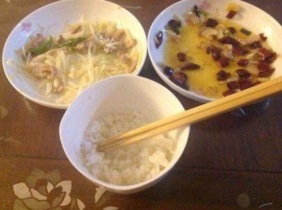 我生病儿媳给我吃冷饭,我跟儿子告状,儿子说我老糊涂