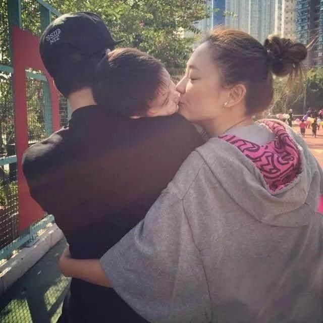 山鸡哥陈小春再参加新综艺!节目中一行为让网