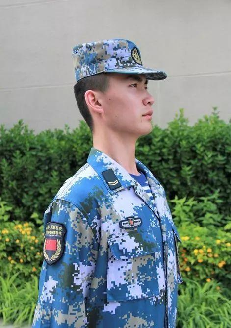 中国驻吉布提保障基地部队将佩戴专用胸标臂章