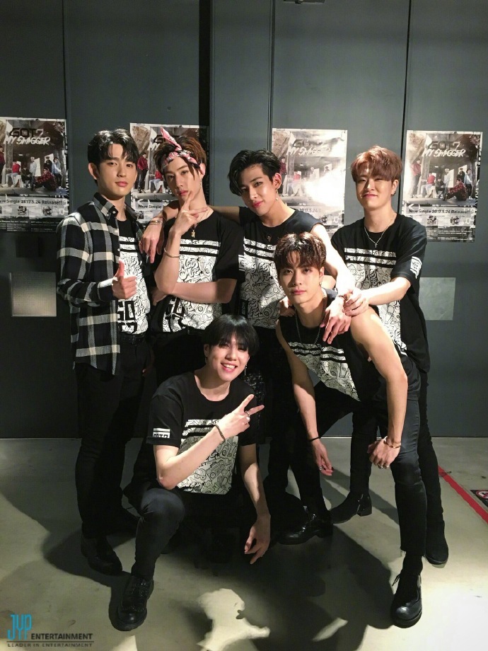 [GOT7][分享]170506 GOT7大阪首日合照留念 林在范因发烧缺席合影